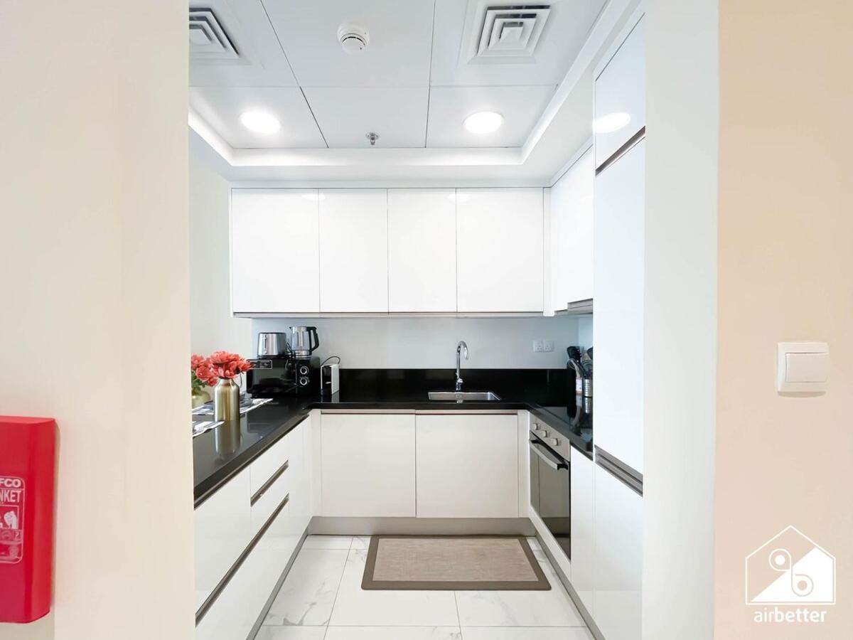 Wonderful 2b With Canal Views At Amna Tower