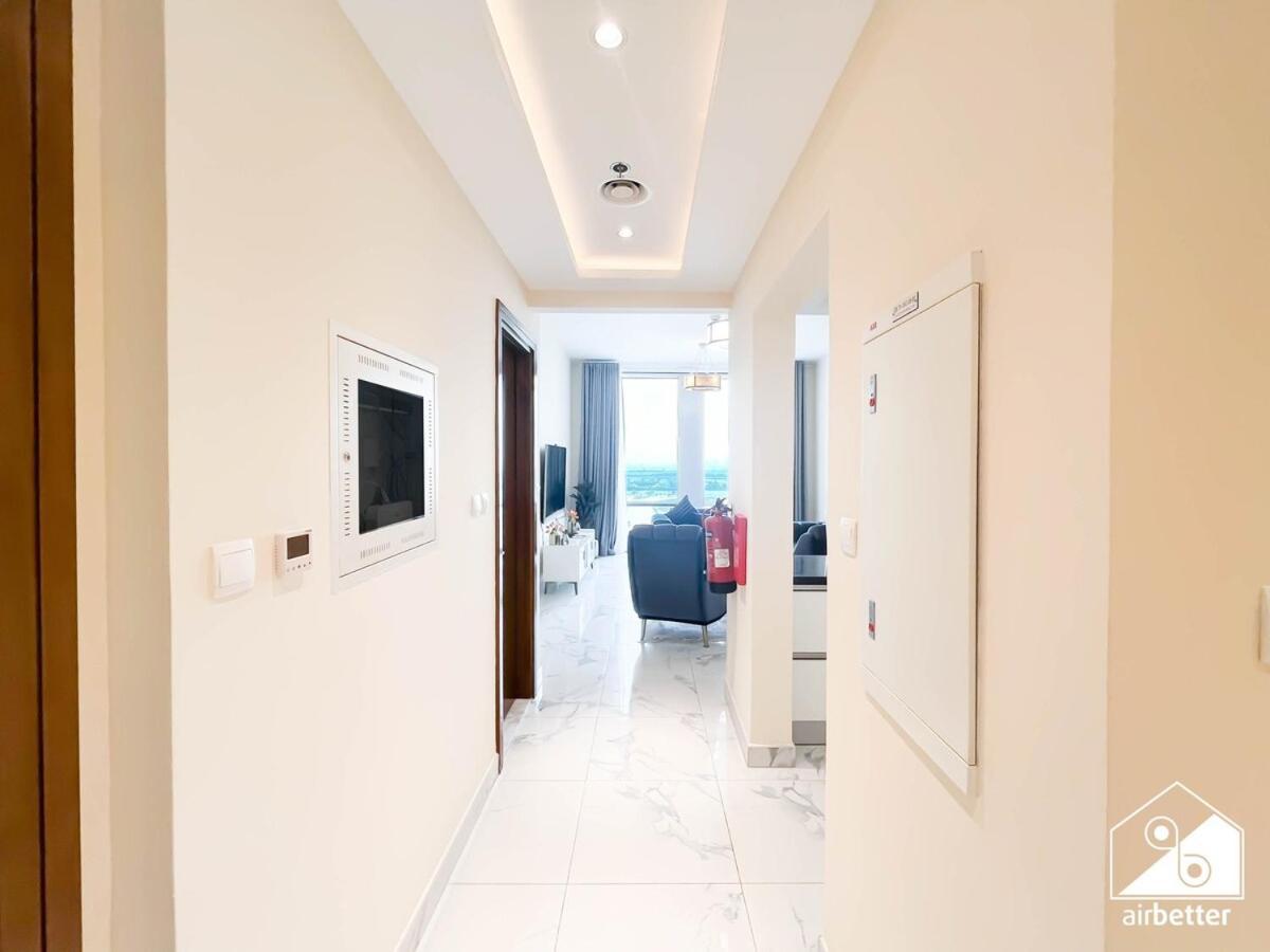Wonderful 2b With Canal Views At Amna Tower Dubai