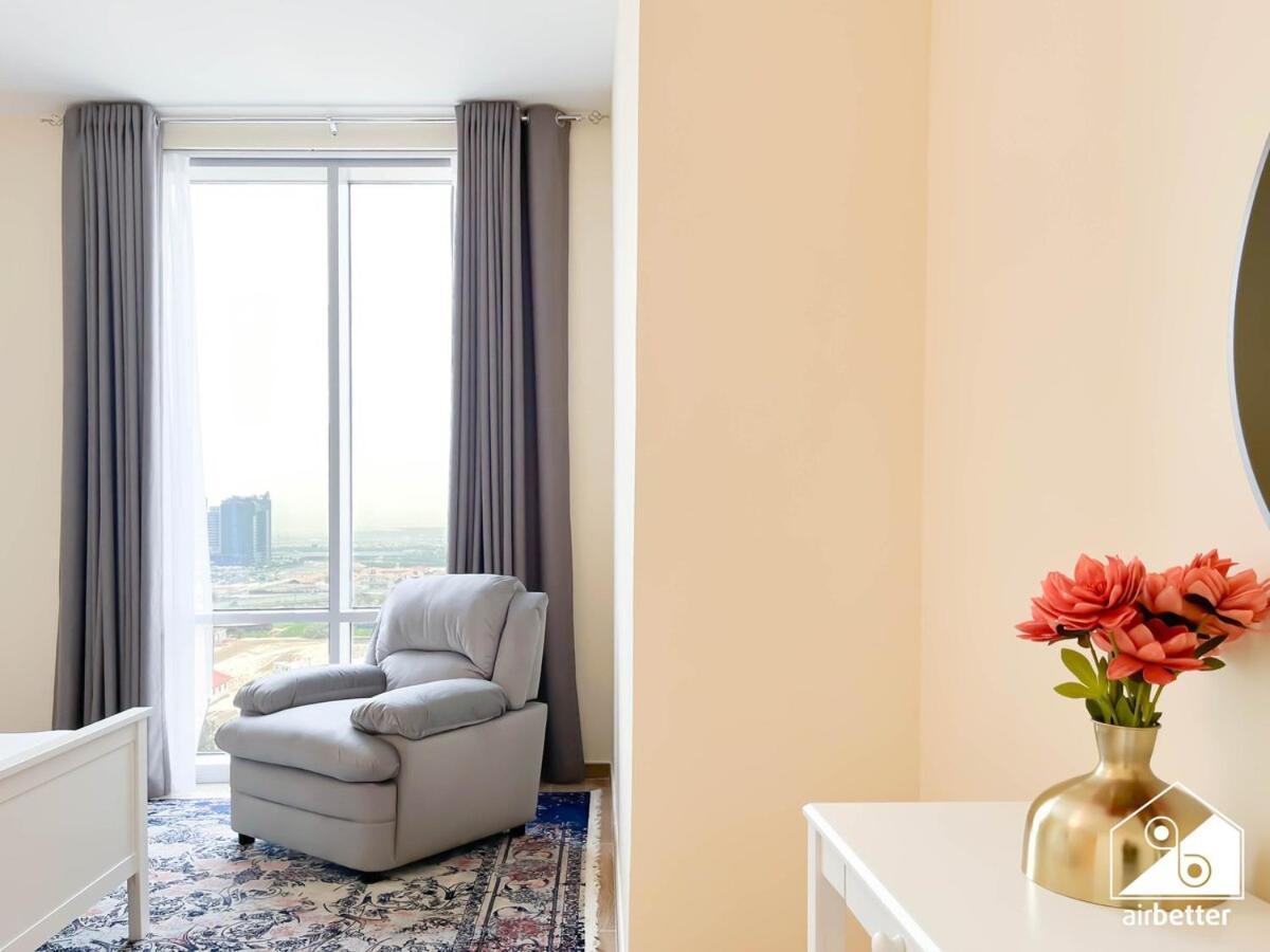 Apartment Wonderful 2b With Canal Views At Amna Tower Dubai